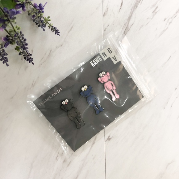 KAWS Enamel Pins - Set of 3 - Picture 1 of 2